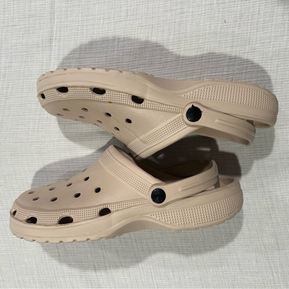 Beige/Tan Slip-On Clogs • Water Shoes • Easy On Shoes • Men’s Size 9 - Picture 3 of 6